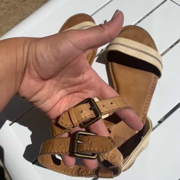 Frye brown and cream leather strap sandals size 9M - Picture 15 of 15